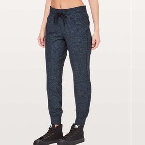 Lululemon Ready to Rulu Jogger Pants Size 2: blue